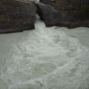 自然にできた石の橋