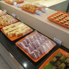 けっこう居心地の良いラウンジです