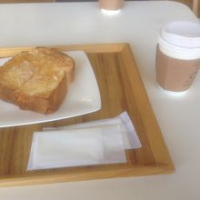 ココアとバタートースト