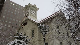 時計台の向かいの２階からも写真がとれます