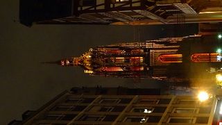 夜の姿も荘厳でした。