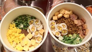 オリジナルカップヌードルづくりが楽しい