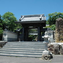 門は大変立派です