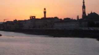 夕焼けと町並みが美しい