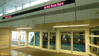 ターミナル間の移動に便利