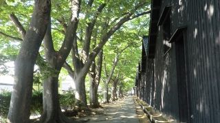 山居倉庫　現役の美しい倉庫