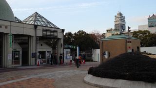 天王寺駅前の大きな公園です!!