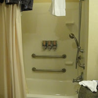 1部屋のシャワーは可動式。もう1部屋は固定式でした。