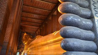 ご想像通りの巨大仏像