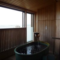 部屋の露天風呂は囲いがあり冬でも暖かい