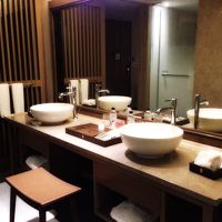 シンクが二つ。タオルもたくさんあります。