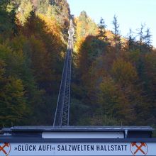 ケーブルカーで山頂まで行きます