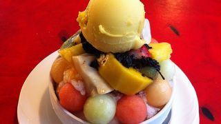 日本人ばかりですが間違いないお店