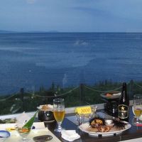 海を眺めながらの食事