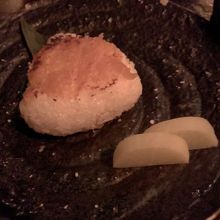 新潟のお正月のお夜食との事。焼いてもお米がおいしい！