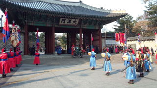 明洞からも近い、守門将の儀式もある