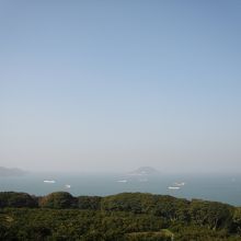 能古島展望台からは玄海灘が一望できます。