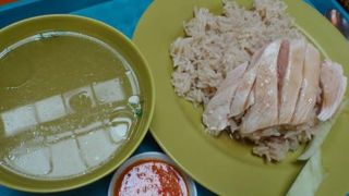 チキンライスだけじゃないいろいろ食べられます