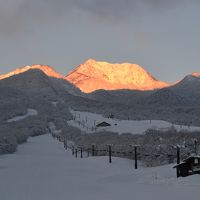 ホテルからこんな朝焼けを眺めることができます