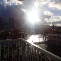 バルコニーから見える朝日