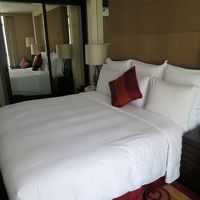 広いベット。姉妹旅だから無問題。