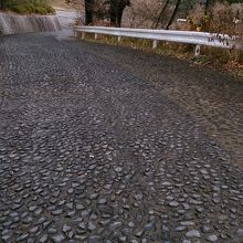 スロープですが、凸凹なので。。?