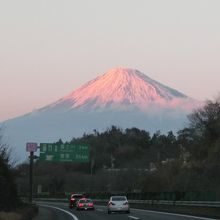 いつ観ても富士山の雄姿　　　夕焼けフジの始まりです。
