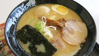 展望デッキを目の前にした食事