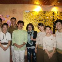 スタッフと記念撮影