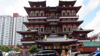 チャイナタウンにある新しいお寺