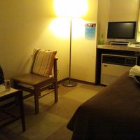 テーブルと椅子２脚