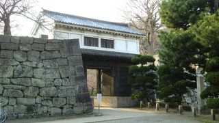 和歌山城の城門の一つ