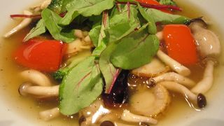 洋風にアレンジしたうどんが人気