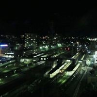 部屋の窓から松阪駅を一望