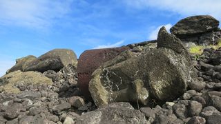 あちこちにモアイが転がって・・・