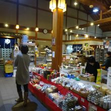 ちょっとしたお土産物も売っています