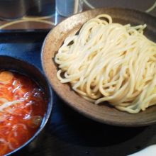 辛子つけ麺。辛党の私には普通でした。