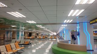 免税店は現金とカード混在で支払えます