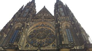 聖ヴィート大聖堂（プラハを代表する教会）