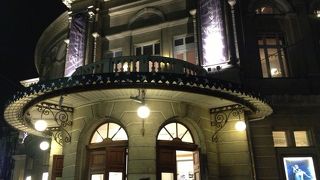 ミュージカル「エリザベート」の劇場はココ！！