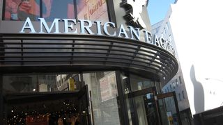 女子高生に人気なのかな、混雑していました