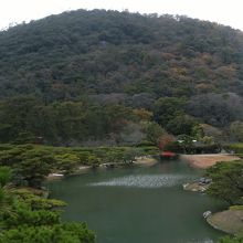 芙蓉峰から北湖をはさんで眺める紫雲山