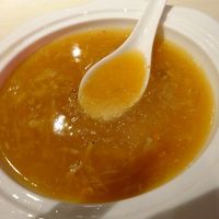 上海蟹とフカヒレ入りのスープ。なぜか少し脂っこく感じました