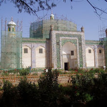 廟は残念ながら改修工事中