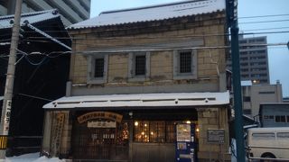 とんぼ玉制作体験ができる