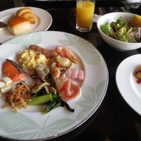 朝は洋食のブフェへ。朝からガッツリ