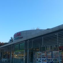 使いやすいパーキングエリアです。