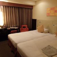 お部屋。荷物広げるスペースはないかな