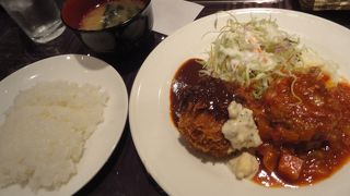 ランチメニューの｢ハンコロセット｣がイチオシ！