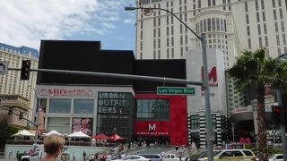 プラネットハリウッドホテル１階